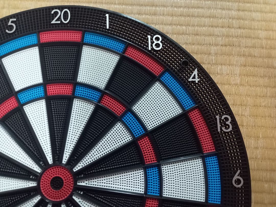 【美品】ダーツスタンドアルテミス+超静音設計ダーツボード スパイダープロ