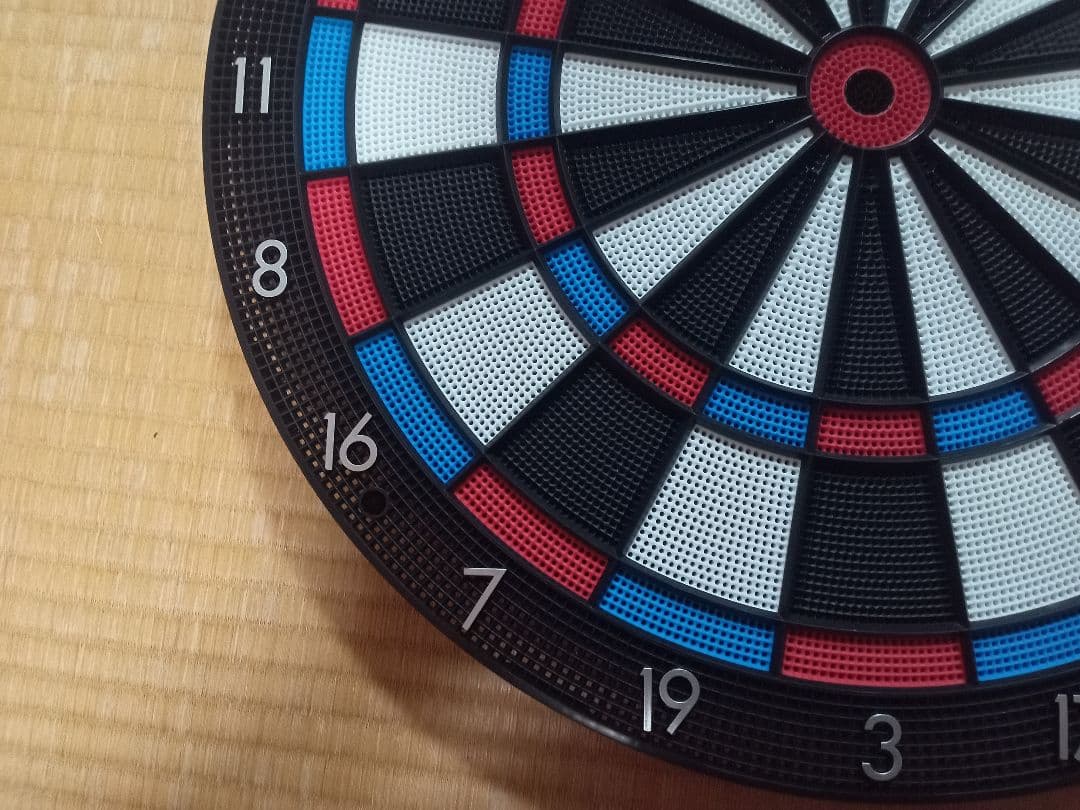 【美品】ダーツスタンドアルテミス+超静音設計ダーツボード スパイダープロ