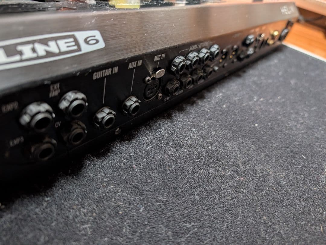 【特価】LINE6 HELIX FLOOR(ハードケース、スイッチキャップ付き)