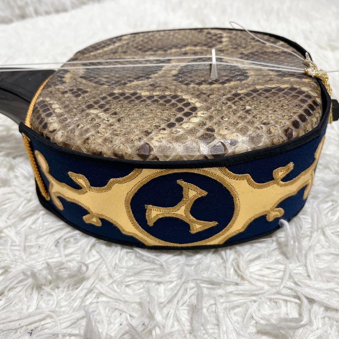 未使用品】三味線 琉球 知念大工型 ハードケース付き 付属品あり 三線用