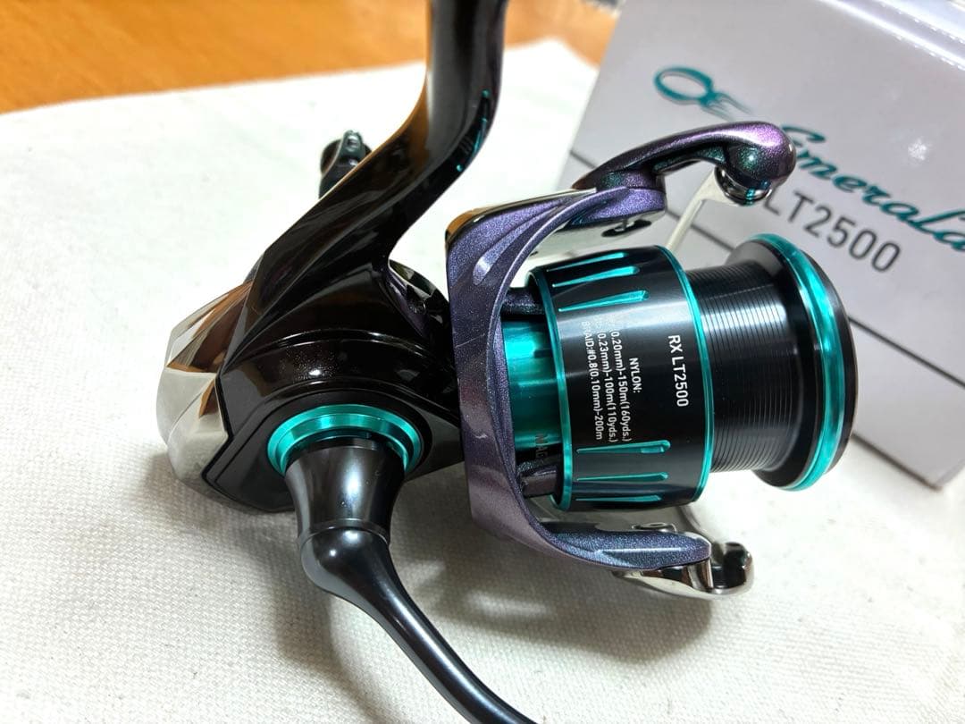 ダイワ スピニングリール 23エメラルダスRX LT2500【カスタム品】
