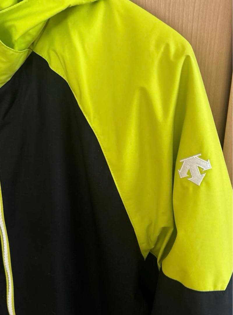 DESCENTE 子ども用スノーボードウェア 上下セット 黒蛍光イエロー 160