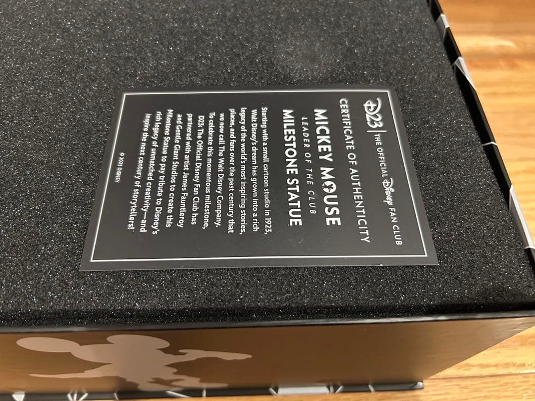 D23 ディズニー　ミッキーマウス　フィギュア　シルバー　限定　非売品　2023