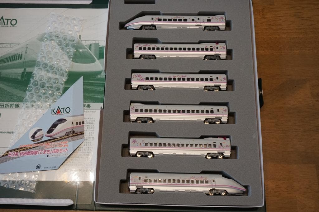 KATO E3系 秋田新幹線 30周年記念 桜ラッピング仕様 6両編成セット｜