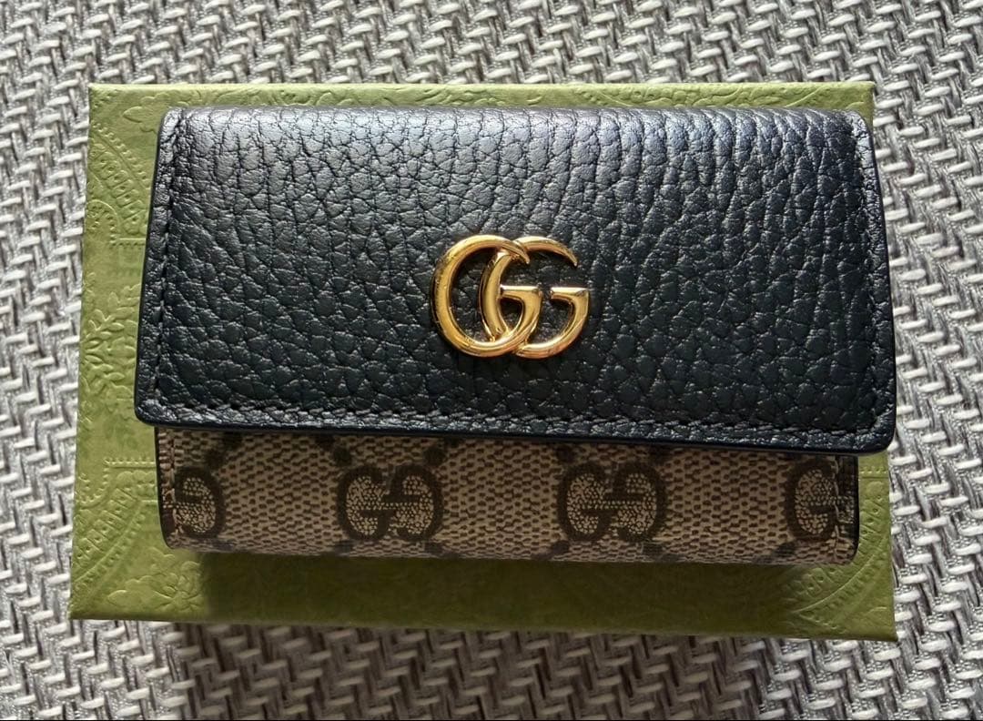 GUCCI グッチ ダブルG バイカラー キーケース