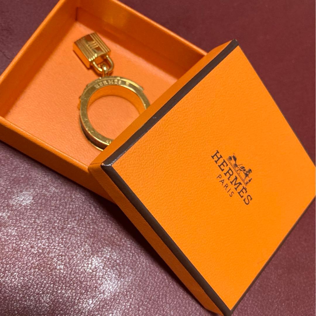 HERMES スカーフリング カデナモチーフの通販はau PAY マーケット