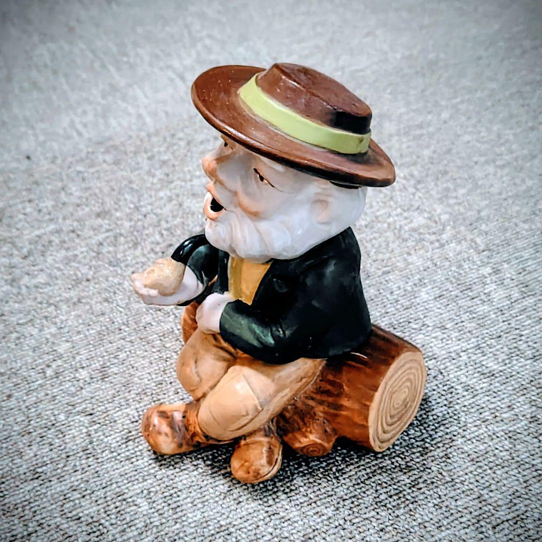 煙出し人形 パイプおじさん 香炉　アンティーク　陶器製 老人の置物 木の切り株