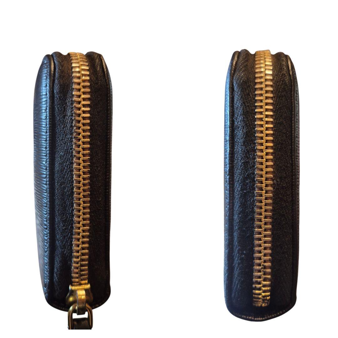 ＰＲＡＤＡ　プラダ　サフィアーノ　ラウンドファスナー　長財布