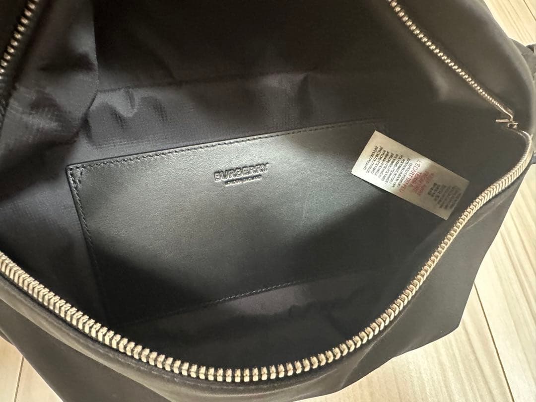 美品　BURBERRY　バーバリー　ボディバッグ　ロゴ　ロンドン
