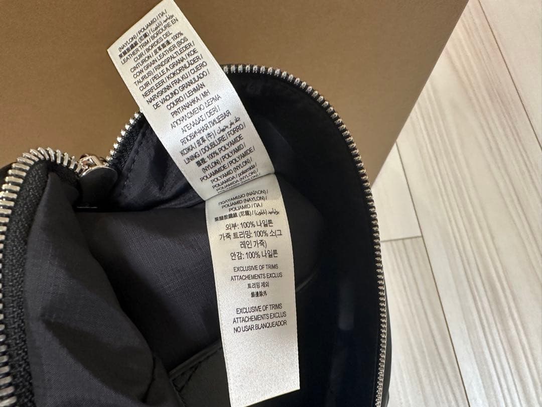 美品　BURBERRY　バーバリー　ボディバッグ　ロゴ　ロンドン