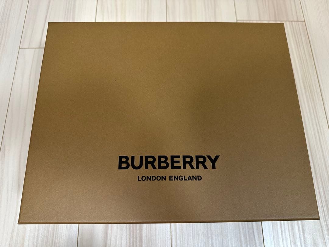 美品　BURBERRY　バーバリー　ボディバッグ　ロゴ　ロンドン