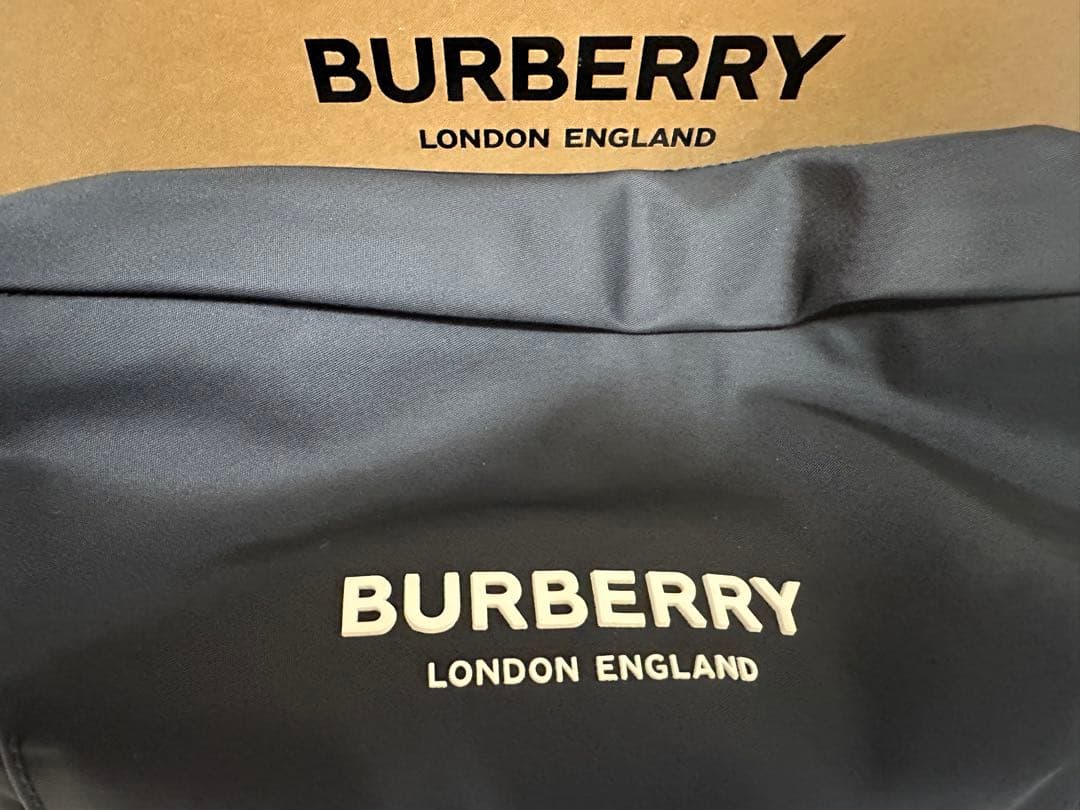 美品　BURBERRY　バーバリー　ボディバッグ　ロゴ　ロンドン