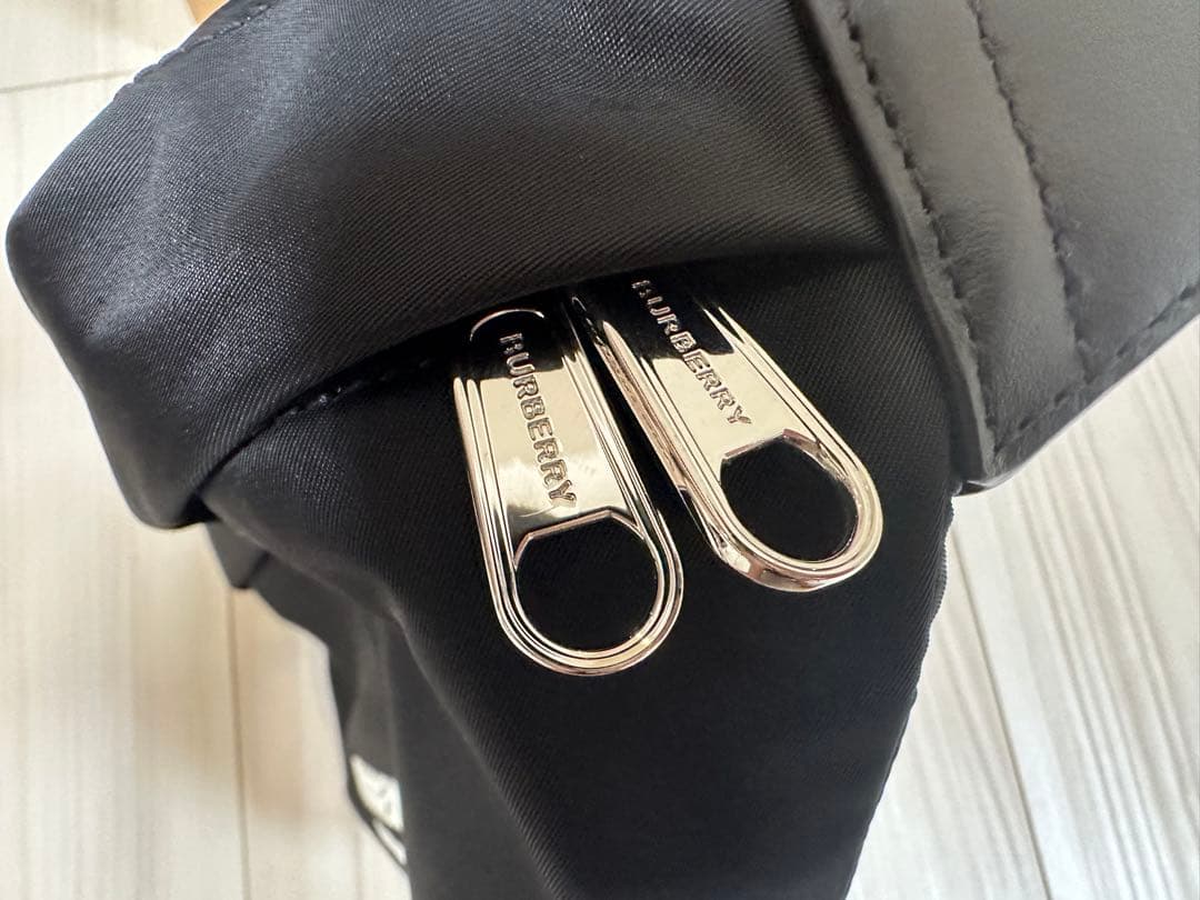 美品　BURBERRY　バーバリー　ボディバッグ　ロゴ　ロンドン