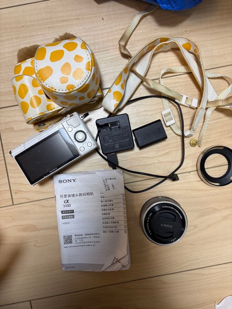 SONY α5100 ミラーレス一眼 ホワイト レンズ無し