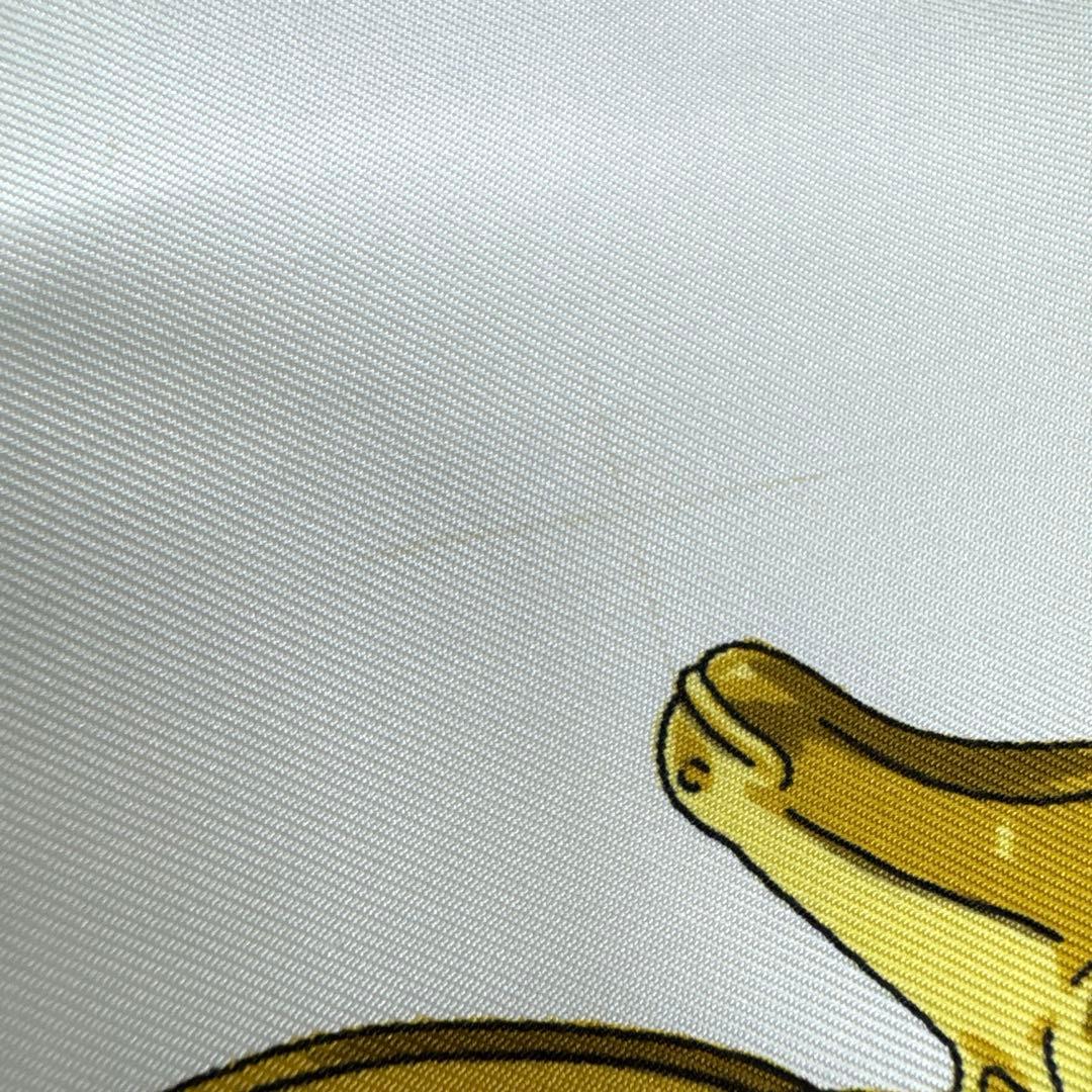 エルメス　カレ90 スカーフCavaliers d'Or　黄金の騎士 ホワイト