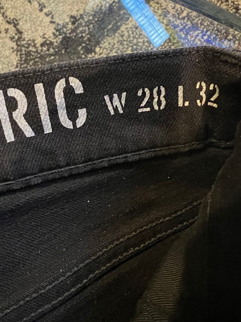 HYSTERIC GLAMOUR ブラックデニム　ダメージサイズ28 スキニー