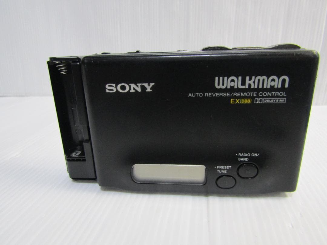 B0622 SONY カセットプレーヤー(6セット)
