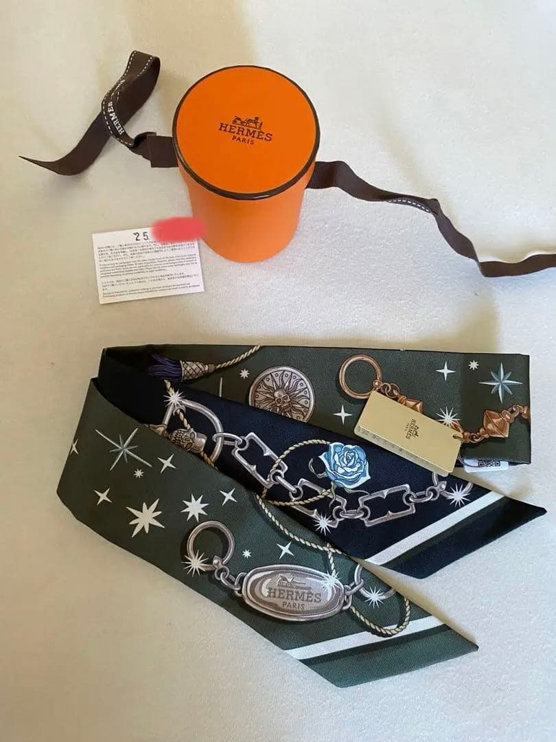 HERMES エルメスツイリー秋冬新作Twilly 《セ・ラ・フェット》