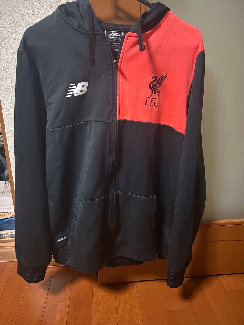 Liverpool black color sweat hoodie