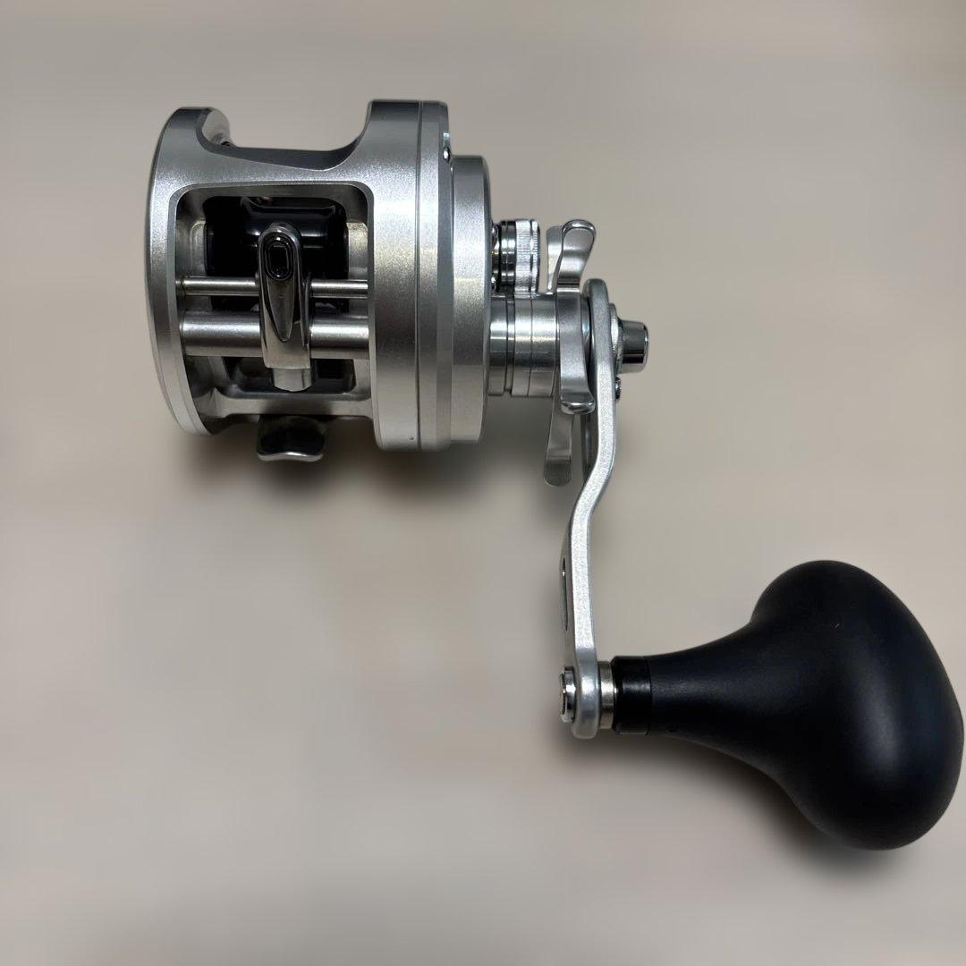 美品 シマノ 13 オシアカルカッタ OCEA CALCUTTA 301HG