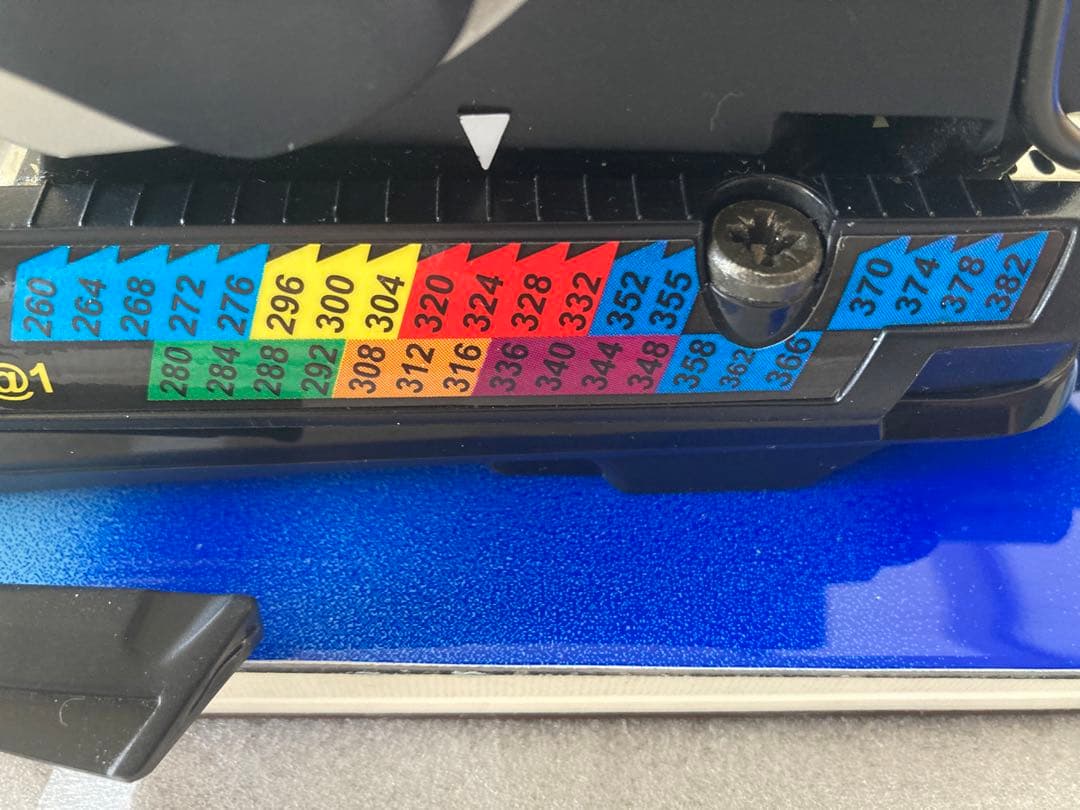 【未使用・美品】ショートスキー(ファン)ボードと解放ビィンディング のセット