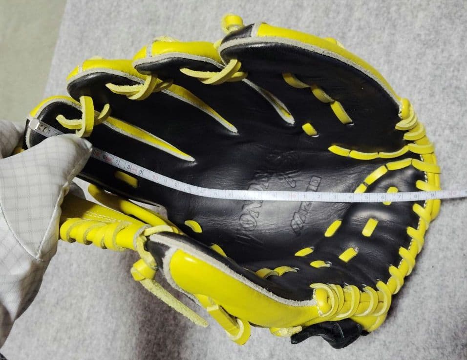 ミズノ ソフトボール用グローブ　 WONDERLY REVO