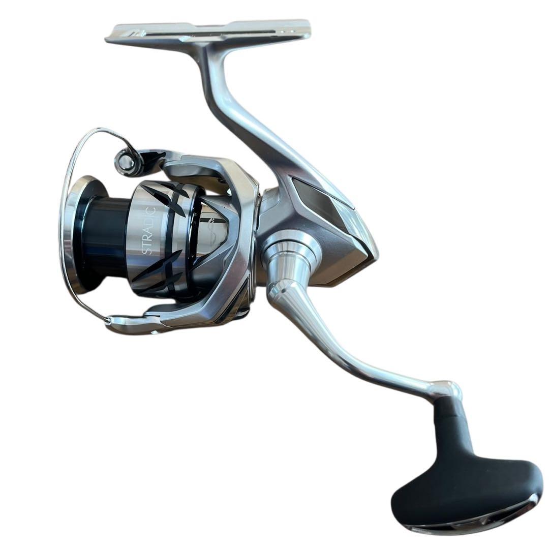 美品 近年 シマノ 23 ストラディック C3000HG 箱有 スピニングリール