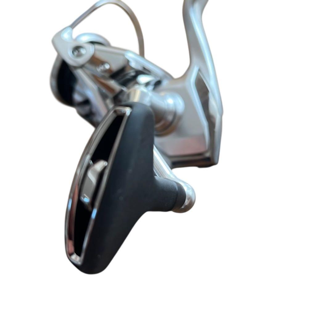 美品 近年 シマノ 23 ストラディック C3000HG 箱有 スピニングリール