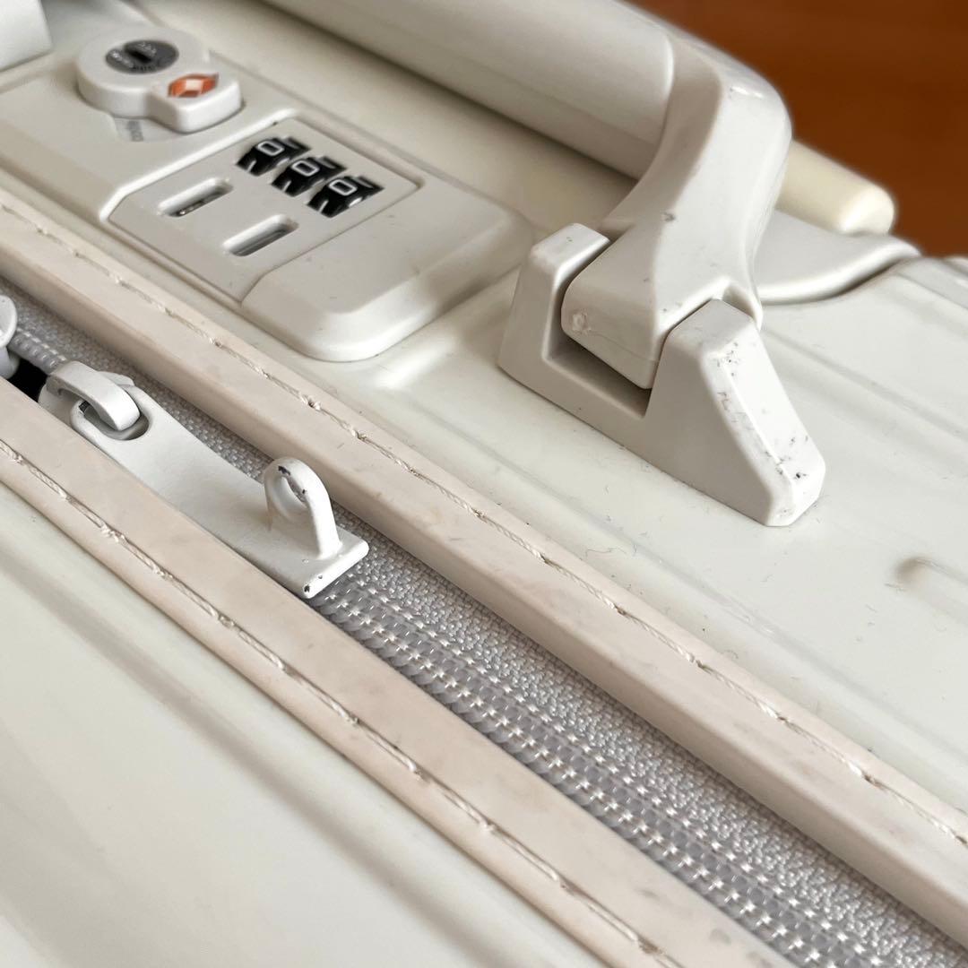 Narumiです！RIMOWA リモワ　アローズ　キャリーケース　23L