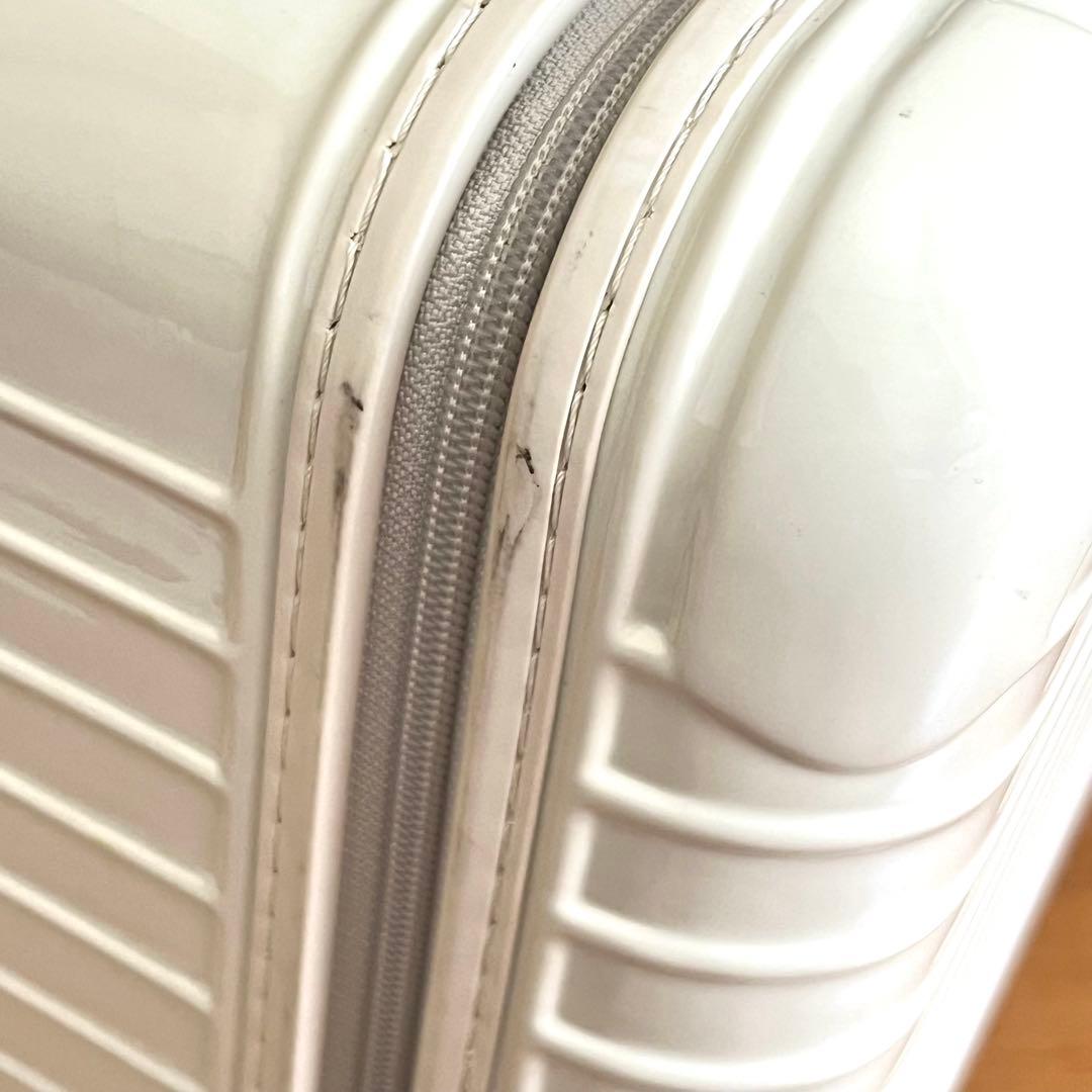 Narumiです！RIMOWA リモワ　アローズ　キャリーケース　23L