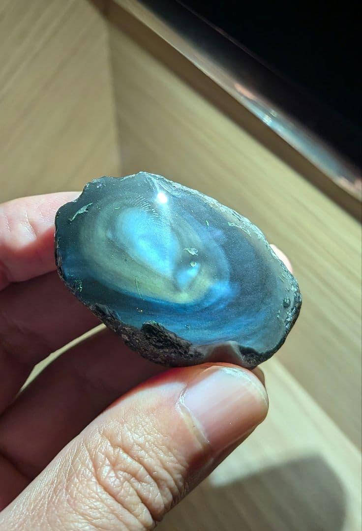 研磨品　十勝石玲瓏　ブルーレインボー特級品
