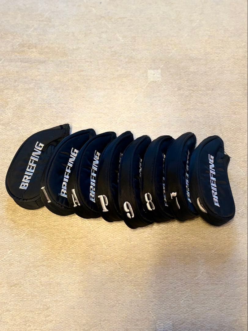 BRIEFING キャディバッグ 【ヘッドカバー付き】ブラック/ホワイト