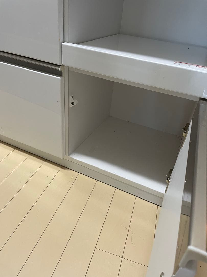 キッチンカウンター　幅約120cm 食器棚