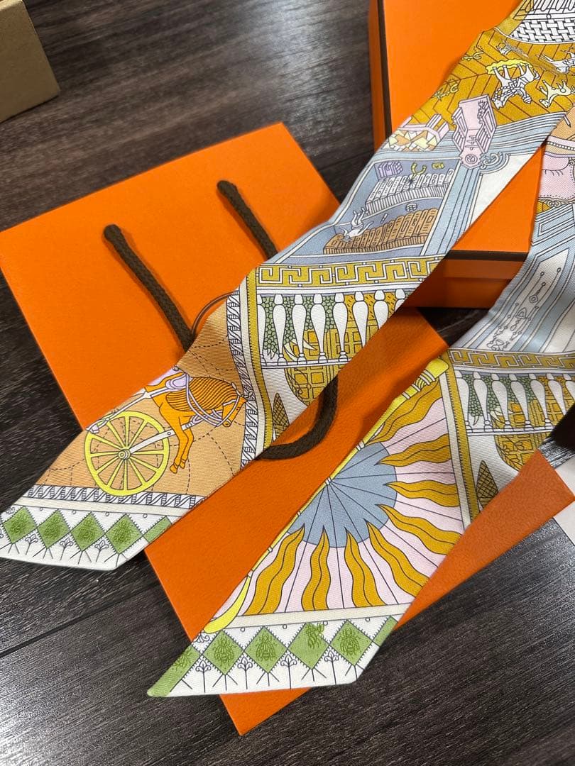 新品未使用 エルメス HERMES ツイリー （オブジェ・ドゥ・キュリオジテ）