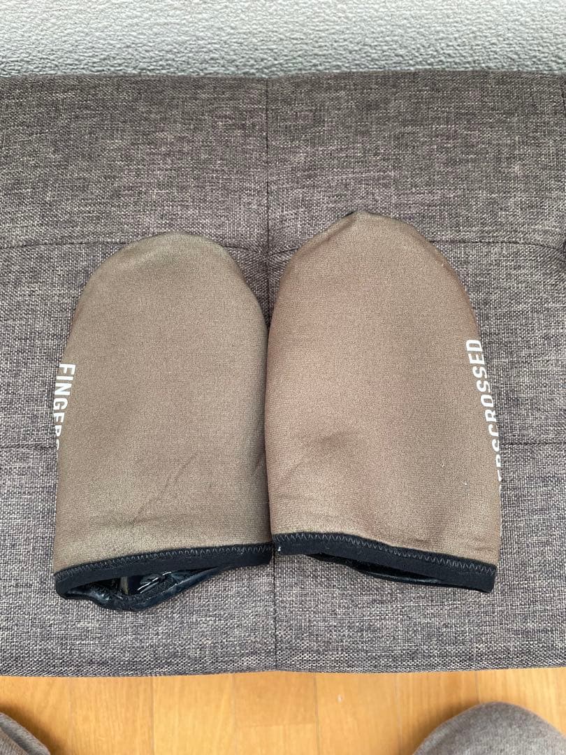 FINGERSCROSSED ソックス・トゥーカバー・ネックウォーマー セット