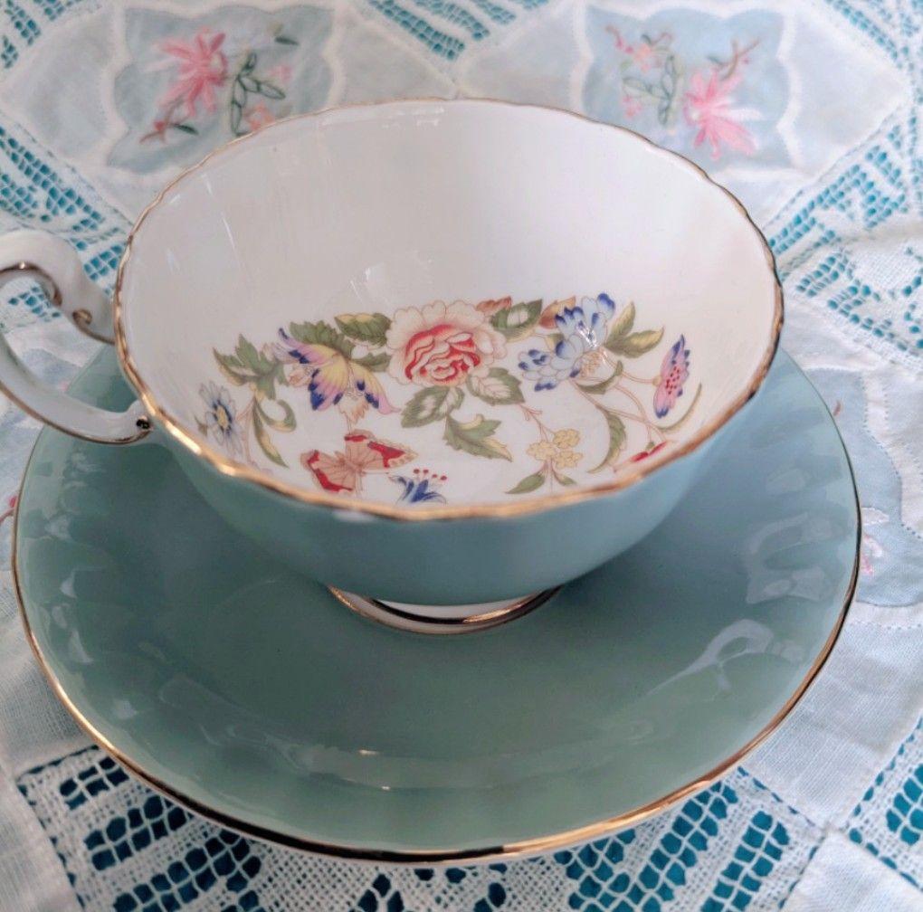 エインズレイAynsleyの「コテージガーデン」シリーズカップ＆ソーサー