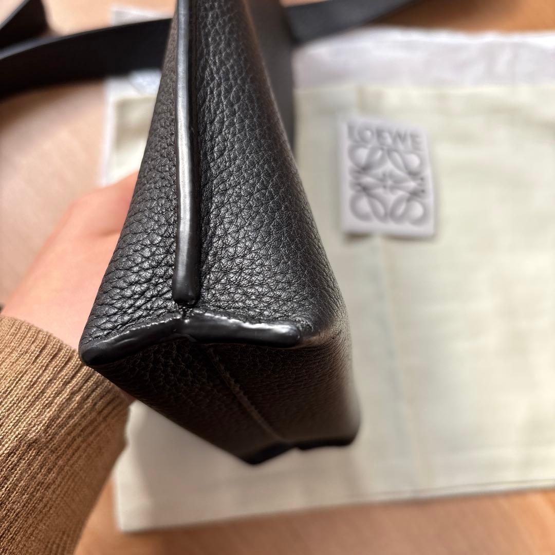 【ロエベ】ブラックレザーショルダーバッグ