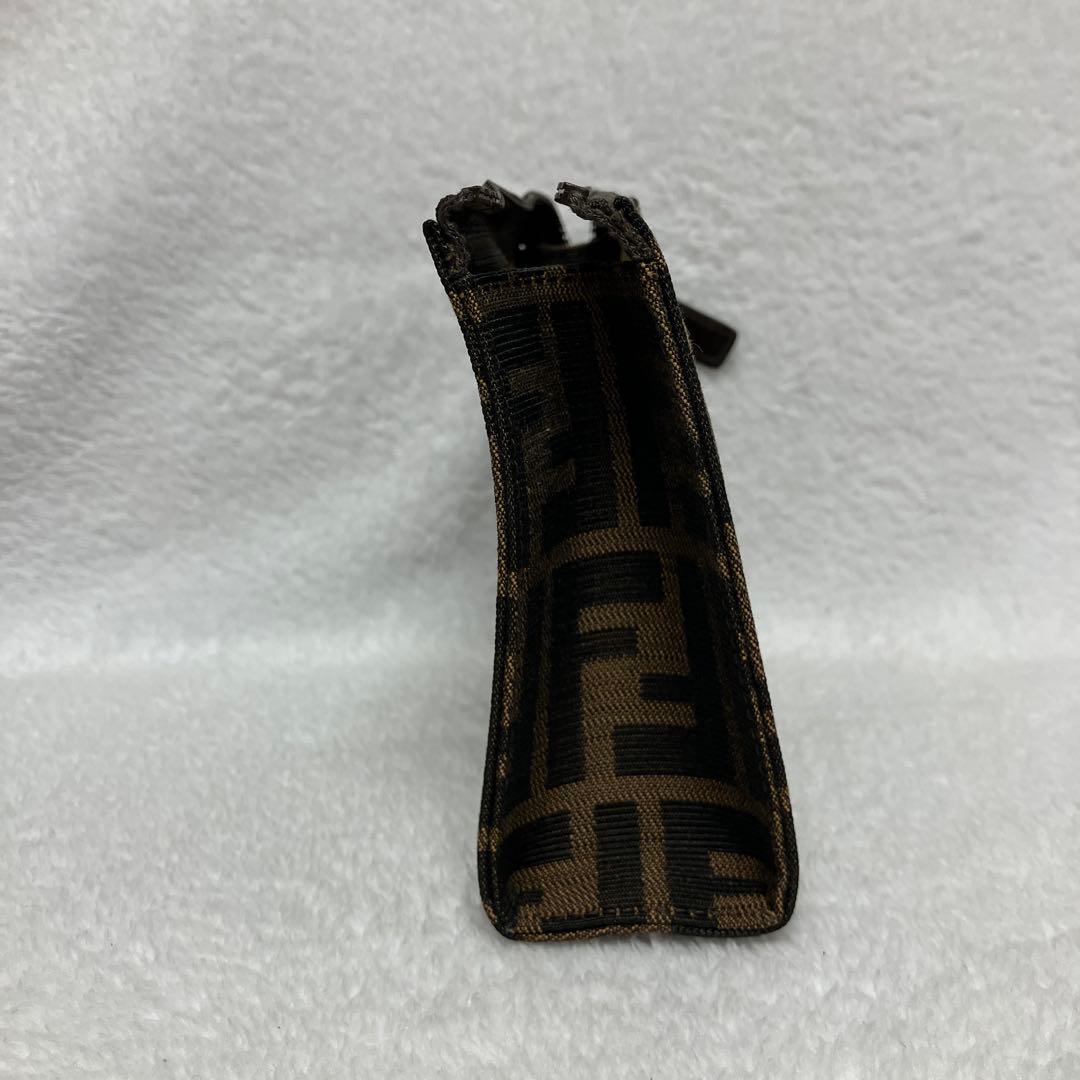 FENDI フェンディ　ポーチ　ズッカ柄