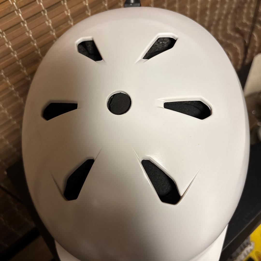 Bern バーン　ヘルメットTEAM WATTS 耳当て付き　ゴーグルクリップ