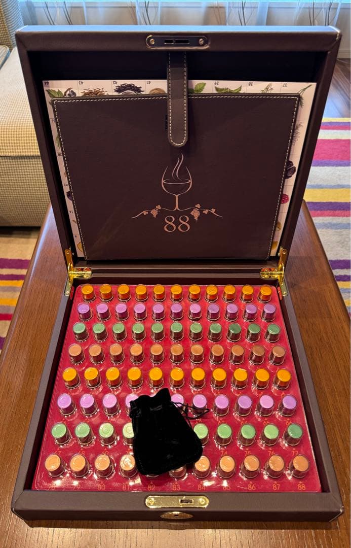 マスターワインアロマキャート（88種類のアロマ）ソムリエ - メルカリ