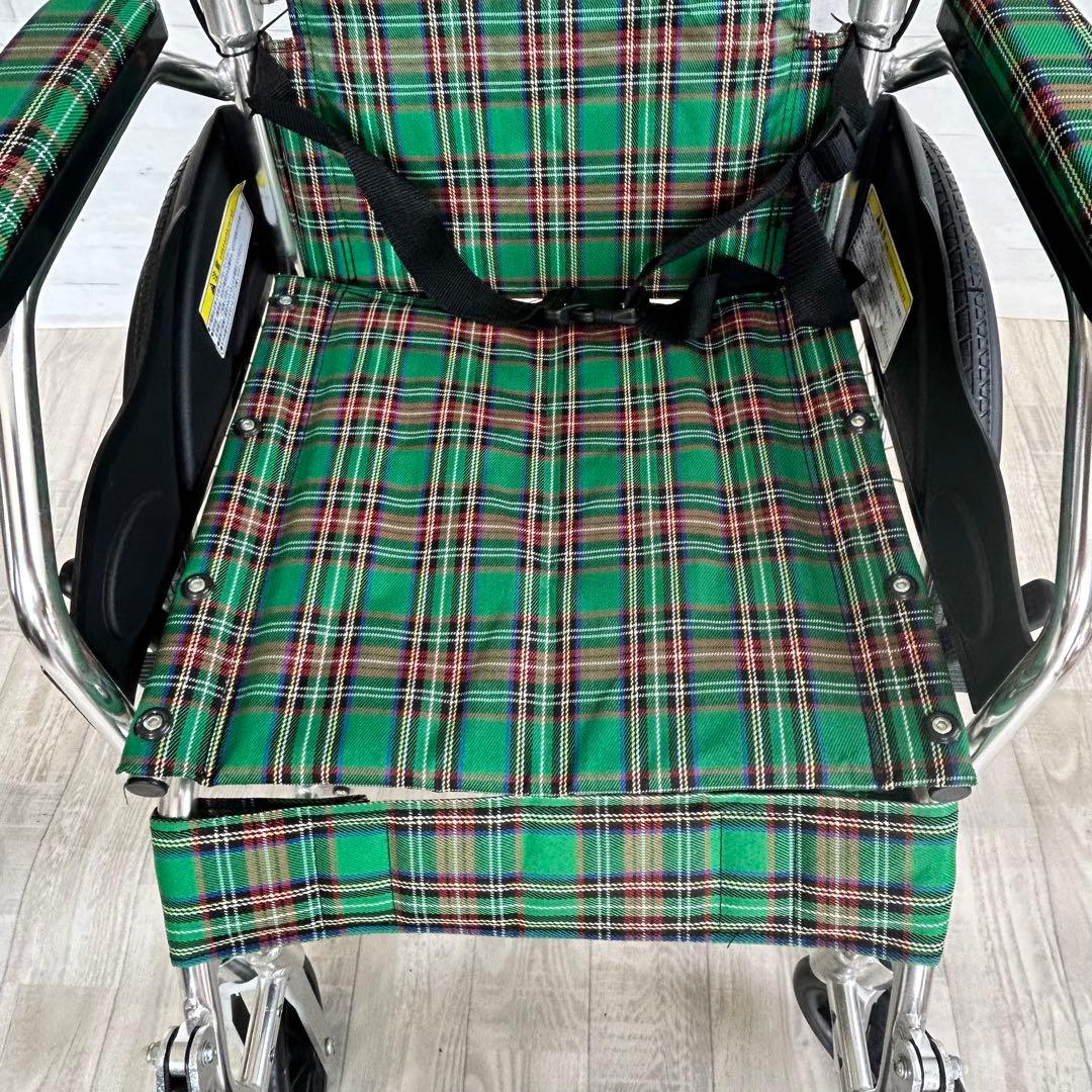 折りたたみ自走式車椅子　カドクラ 【要タイヤ交換】