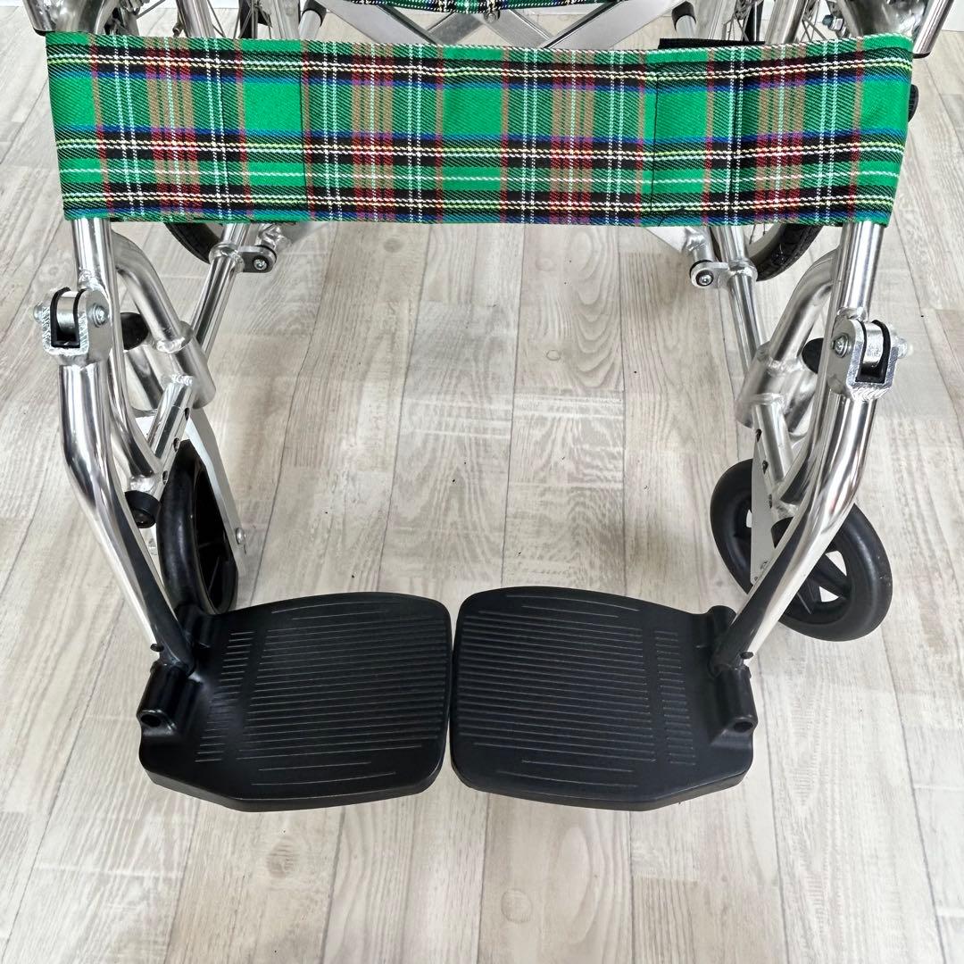 折りたたみ自走式車椅子　カドクラ 【要タイヤ交換】