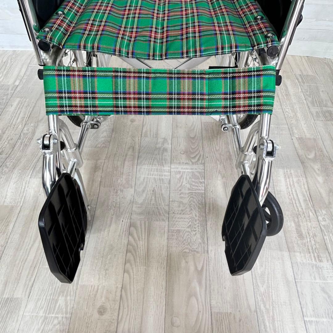 折りたたみ自走式車椅子　カドクラ 【要タイヤ交換】