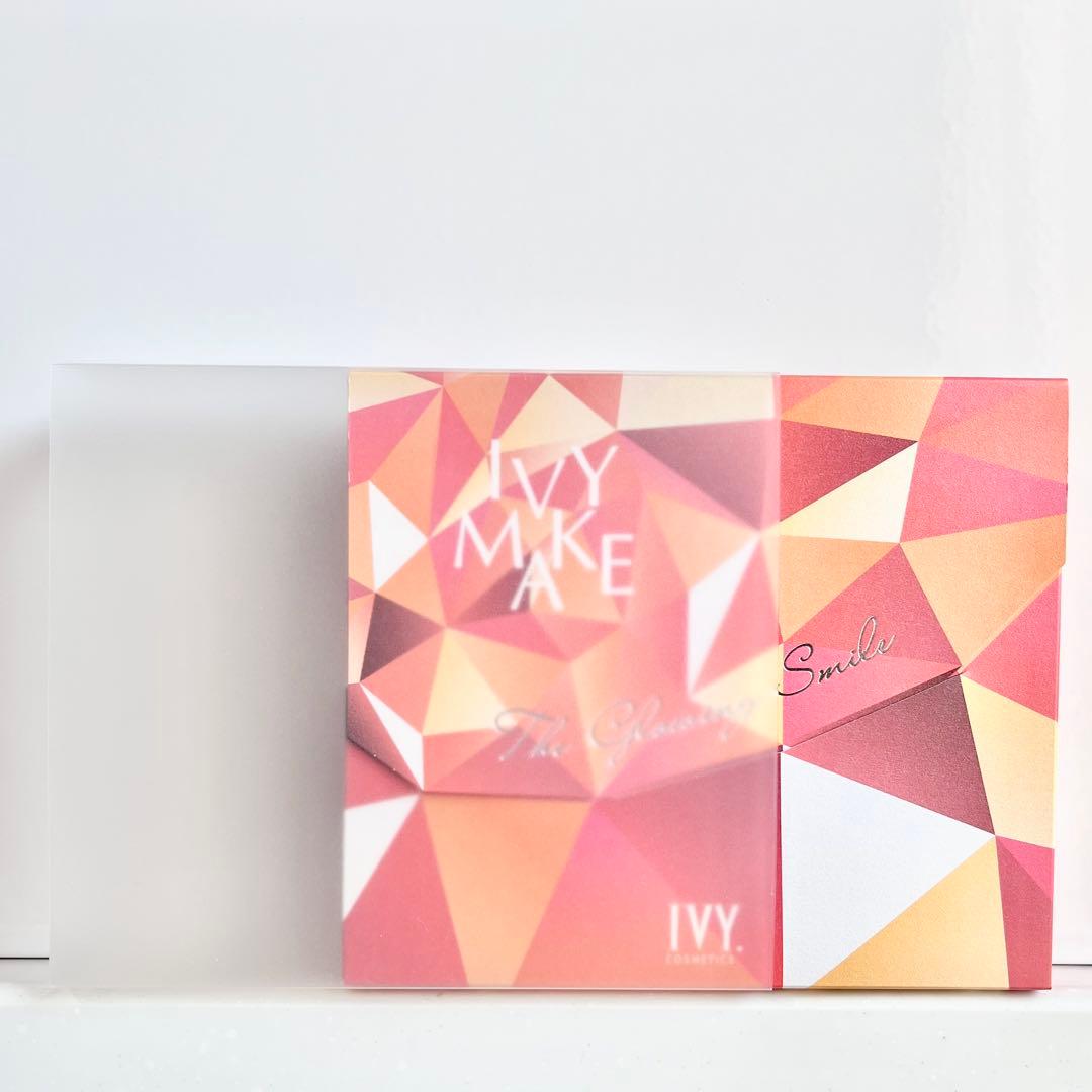 新品✨未開封【IVY】限定メークアップコレクション ザ グロウイングスマイル
