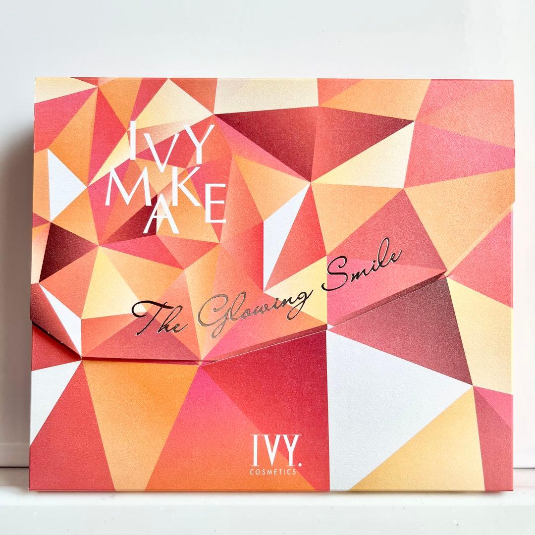 新品✨未開封【IVY】限定メークアップコレクション ザ グロウイングスマイル
