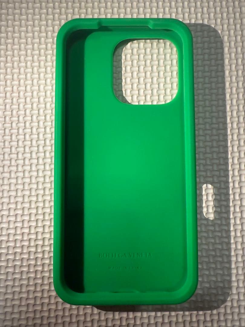 BOTTEGA VENETA ボッテガヴェネタ　iPhone16Pro ケース