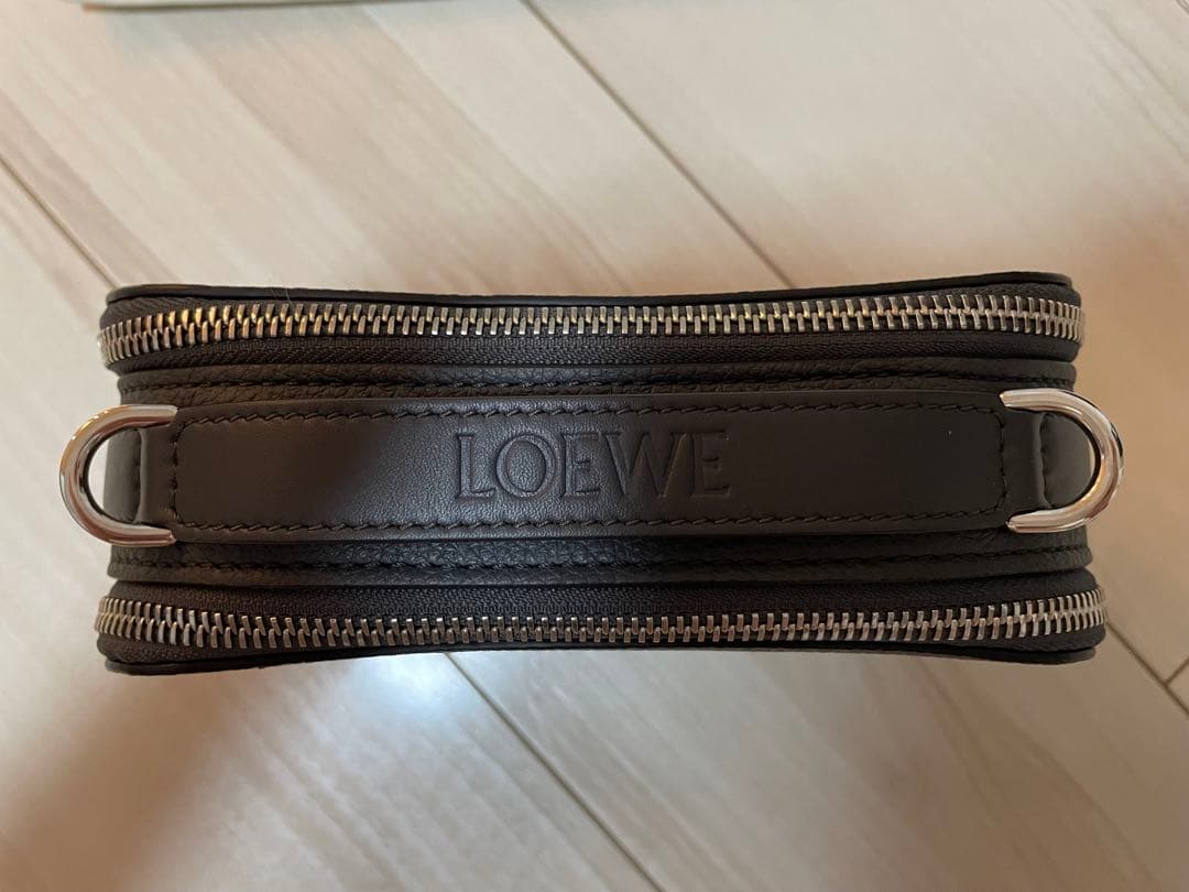 LOEWE クロスボディ カメラバッグ ミニ（ソフトグレインカーフ） ショルダー