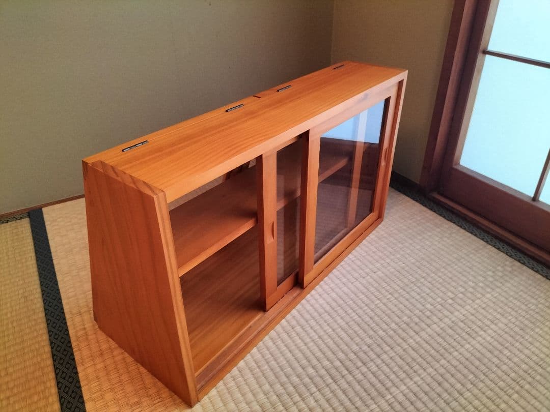 高さが変えられる木製ラック☆ガラス扉4面◇1/3