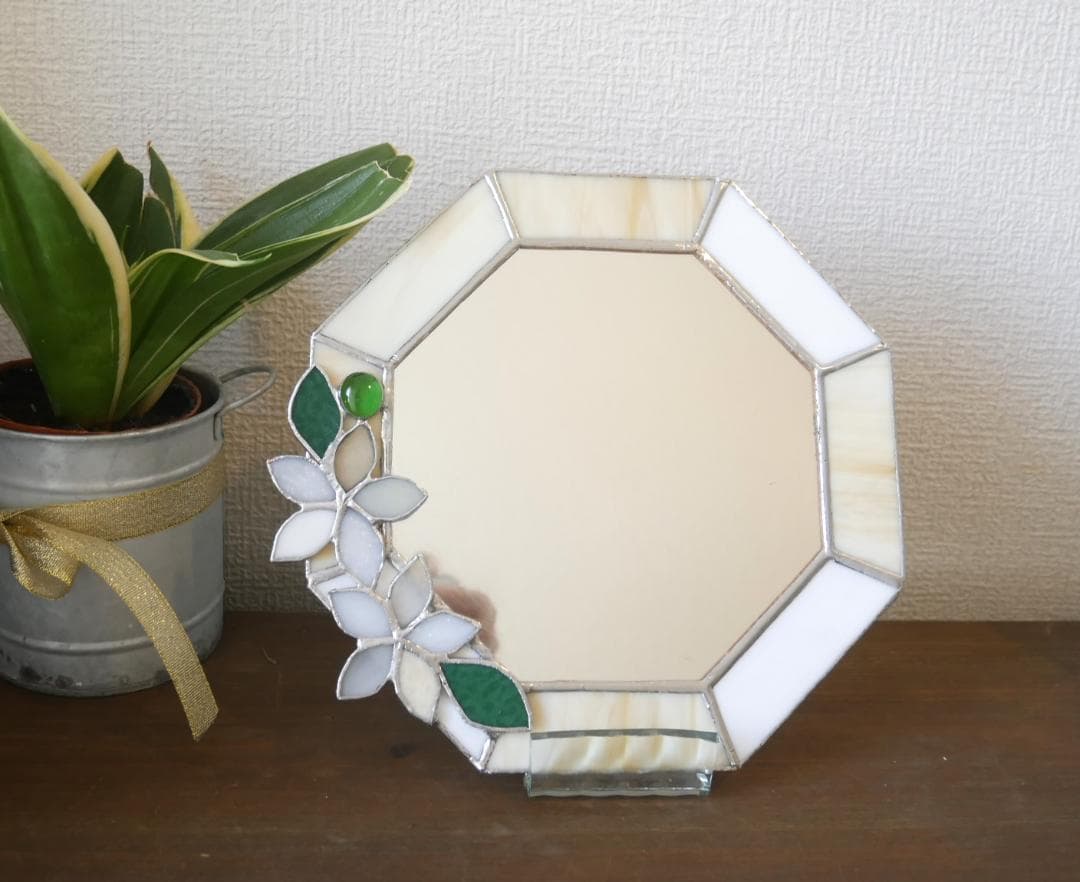 ✴︎:.。.ベージュ×ホワイトの八角形鏡♪　（size20/max22）