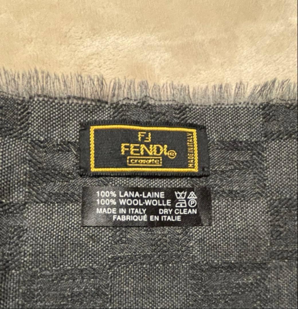 【美品】FENDI ズッカ柄 マフラー 100%ウール　グレー　ブラック